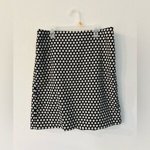 Ann Taylor Black Skirt w/ White Polk-a-Dot Flowers, Size 8 Above Knee Length 20”